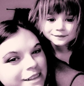 Meet your Posher, Debora